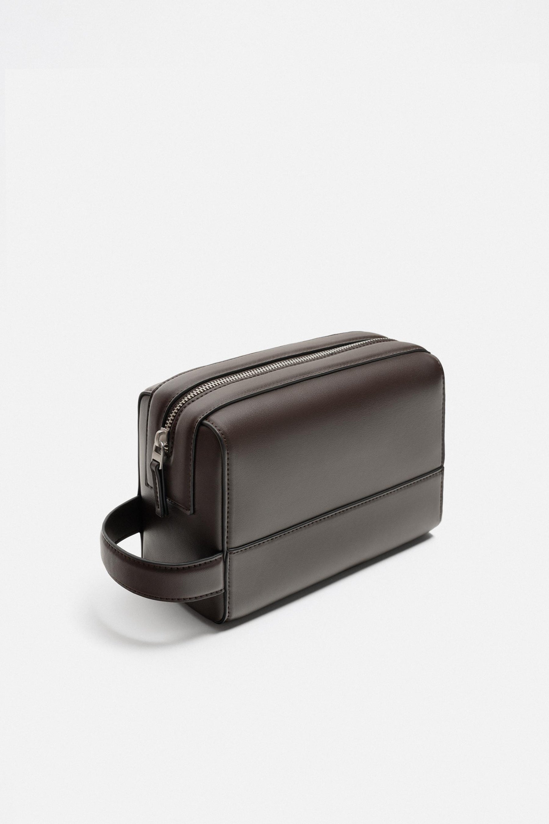 PLAIN TOILETRY BAG