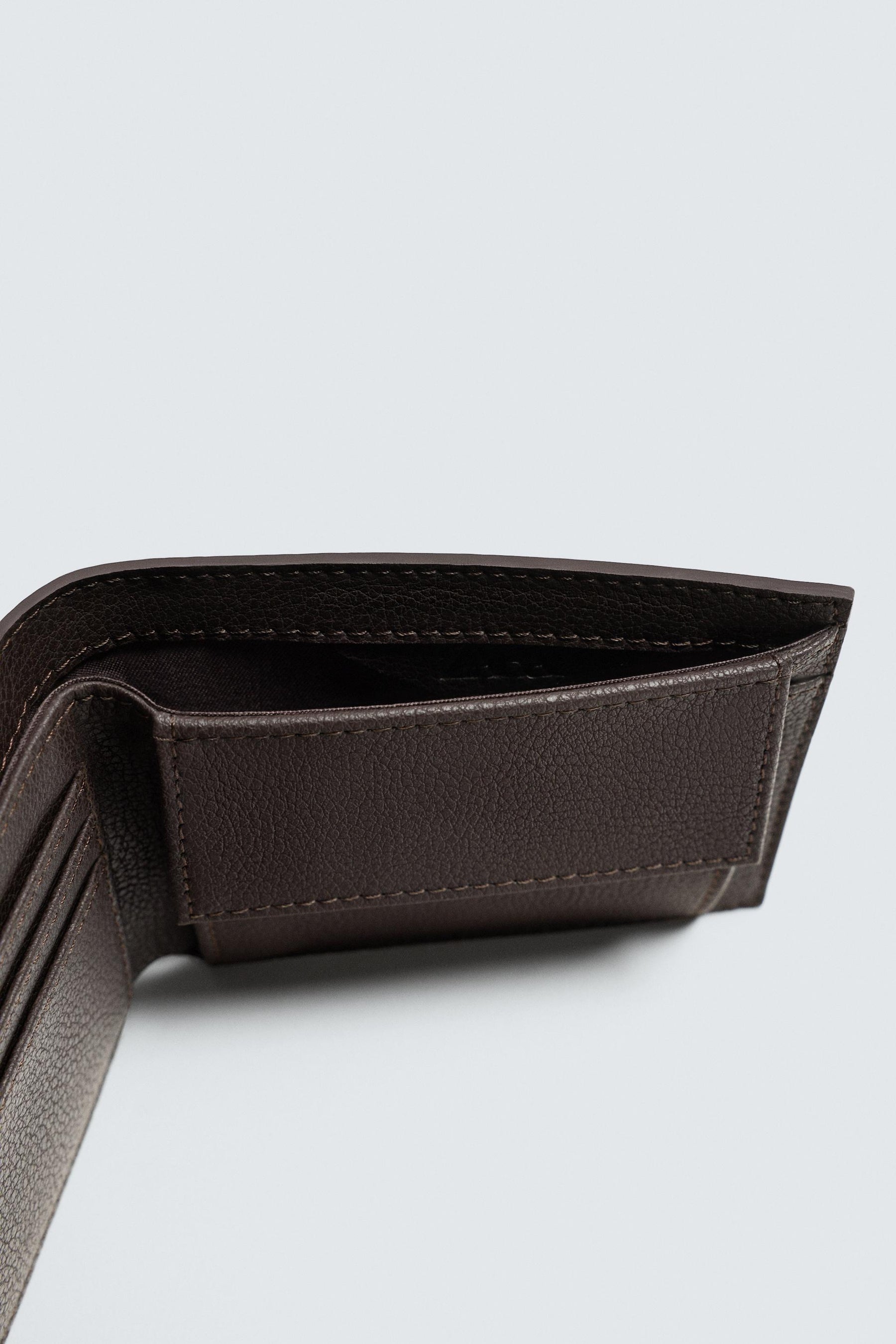 TEXTURED WALLET