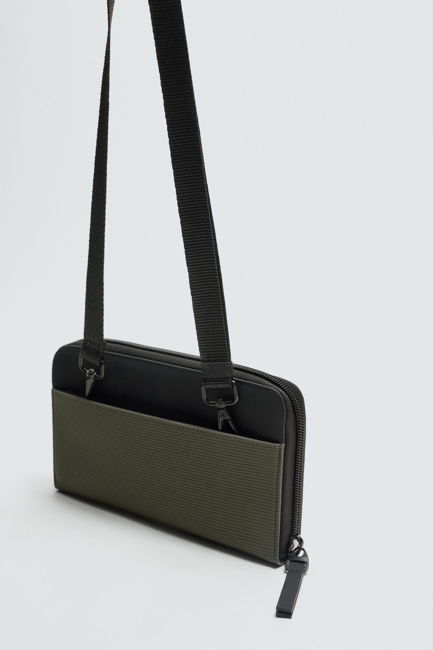 RUBBERISED XL WALLET - Image 3