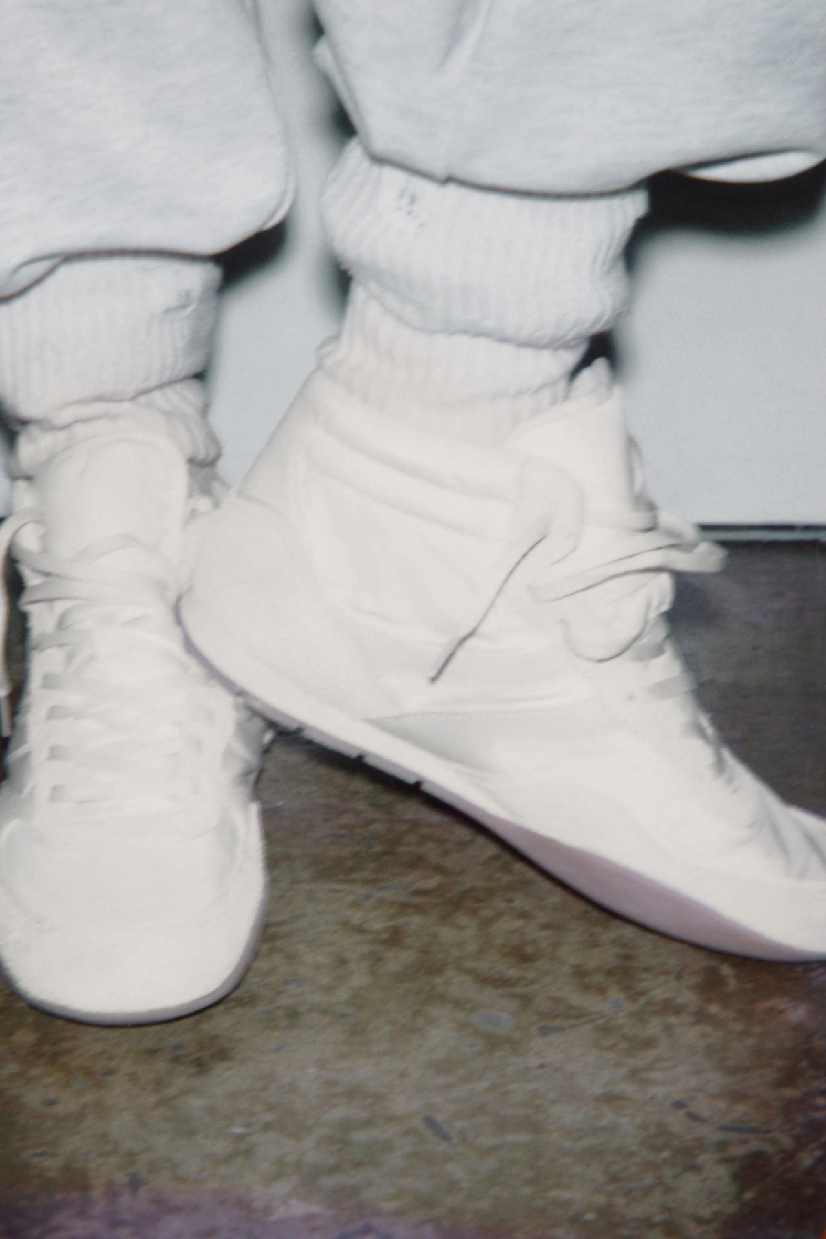 HIGH-TOP SNEAKERS