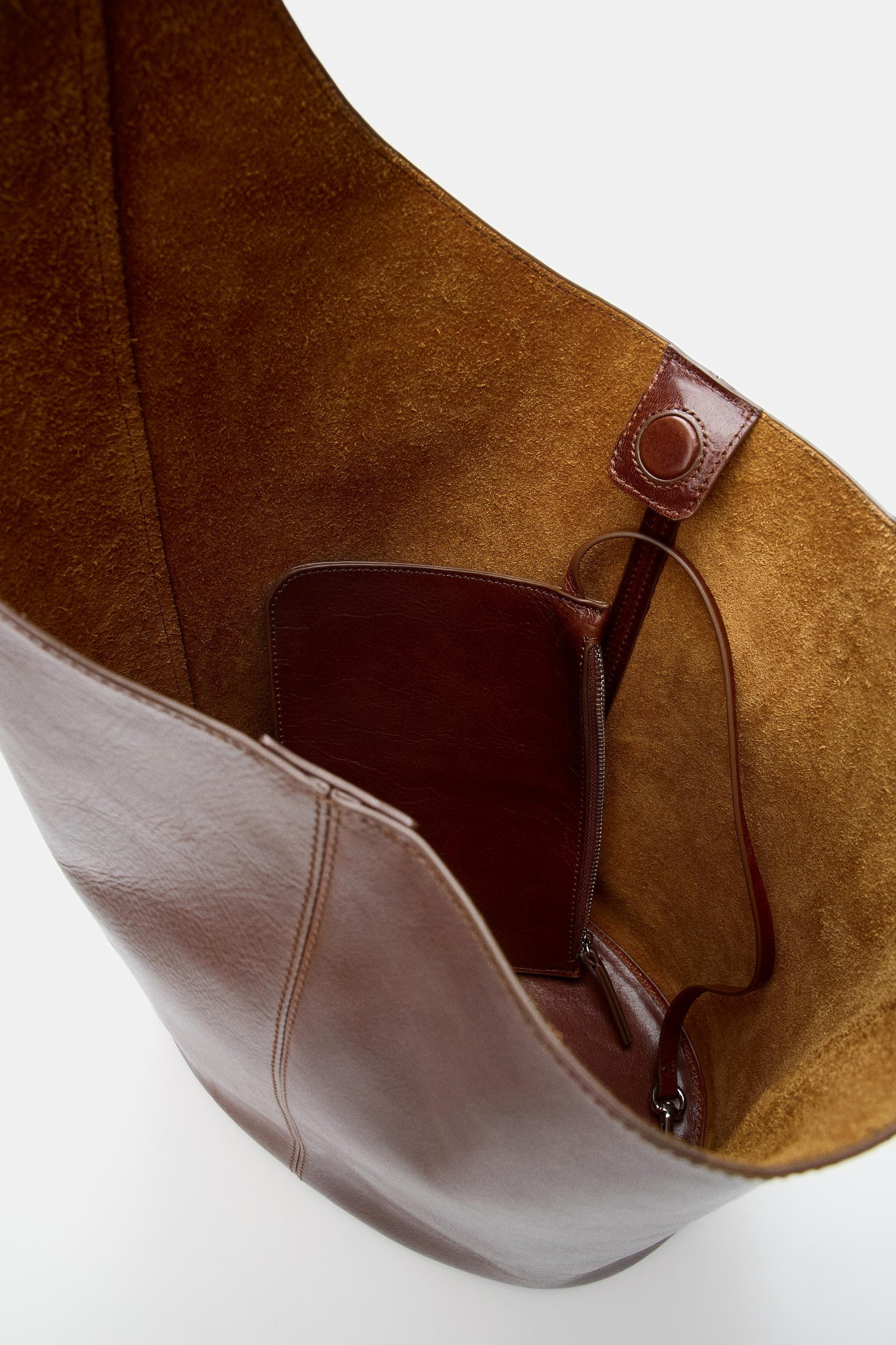 LEDER-EIMERTASCHE