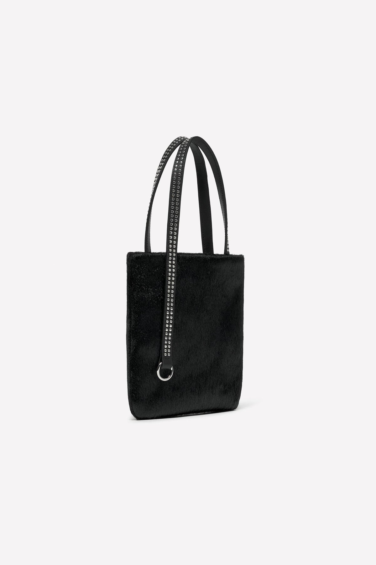 Modische Ledertasche mit Nieten