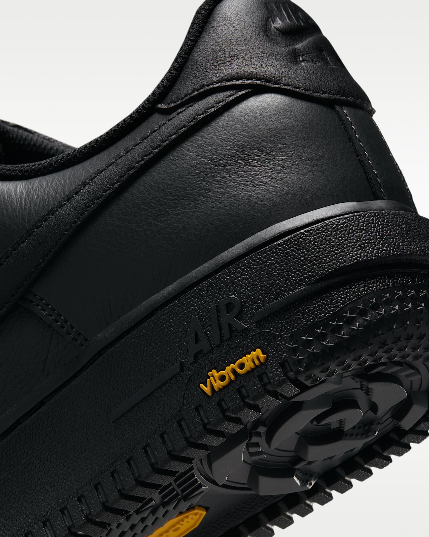 Air Force 1 GORE-TEX Vibram - Off Noir/Speed Yellow/Schwarz - Bild 8