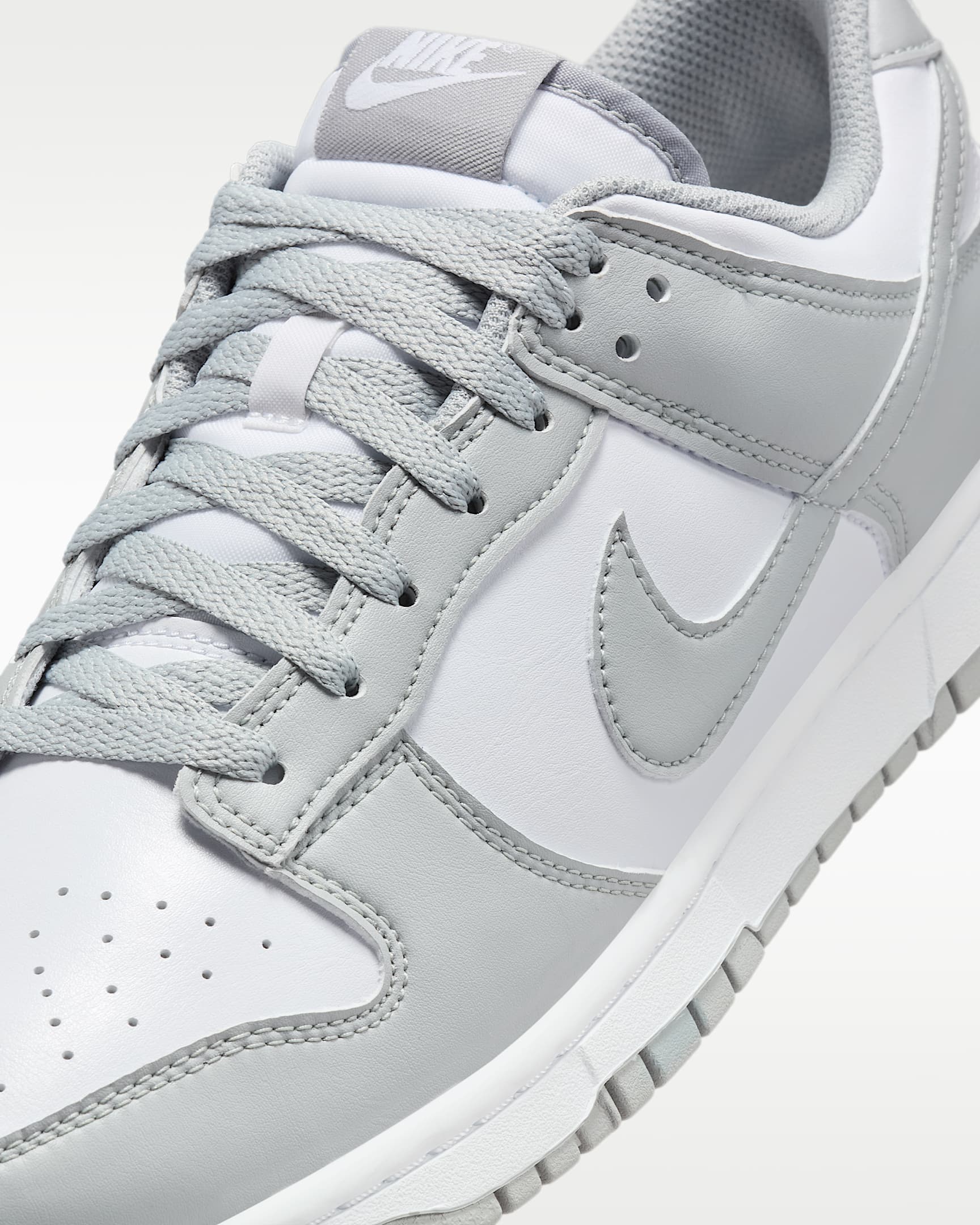 Dunk Low Retro - Weiß/Weiß/Light Smoke Grey - Bild 7